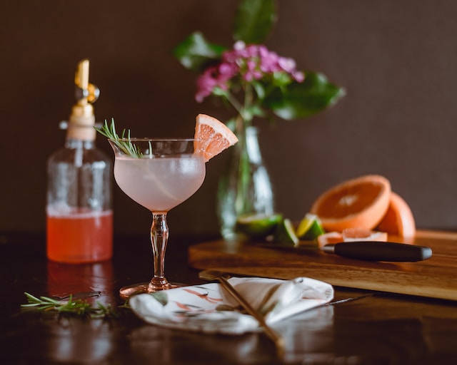 Ignite Your Taste Buds with a Smoky Paloma Mezcal Cocktail