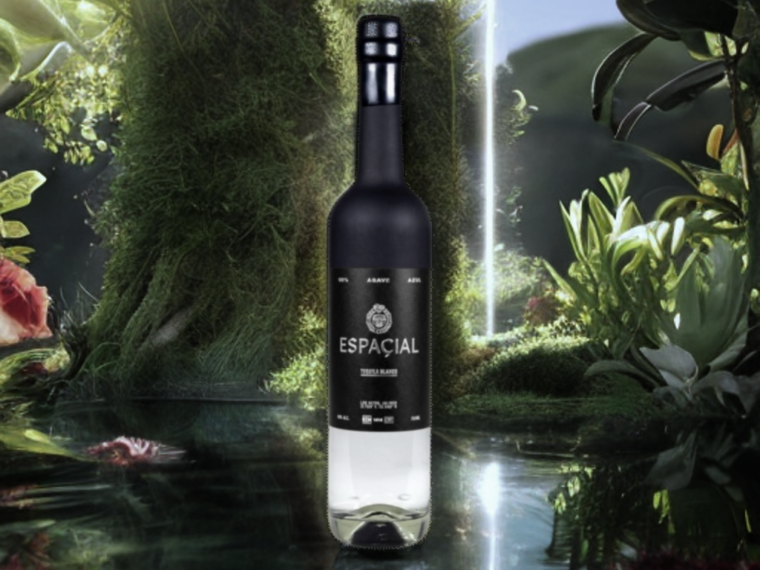 TEQUILA ESPAÇIAL Blanco 750ml: A Pure and Authentic Tequila Experience